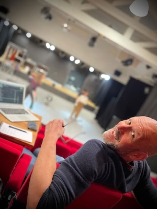 Le metteur en scène en pause